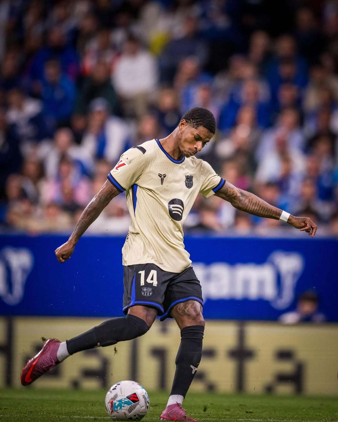 中国逆转哥伦比亚，拉什福德点燃赛场