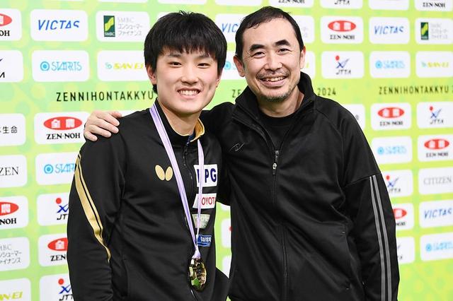 英格兰队逆转韩国队，张本智和带队取胜