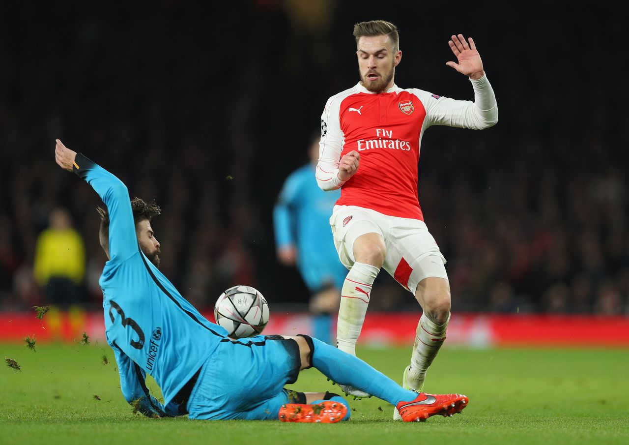 拜仁险胜阿森纳，皮克高光表现