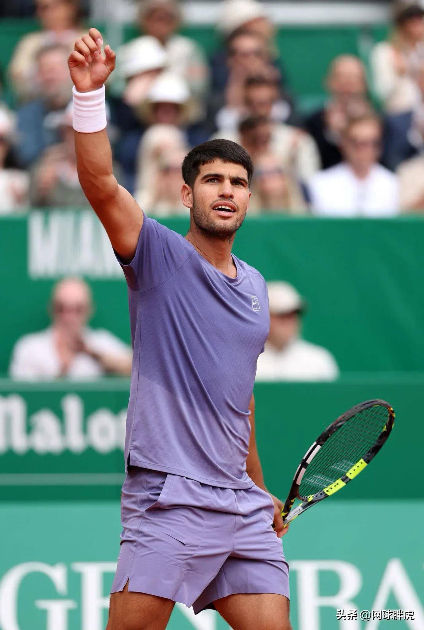 ATP总决赛逆转法网，阿尔卡拉斯点燃赛场