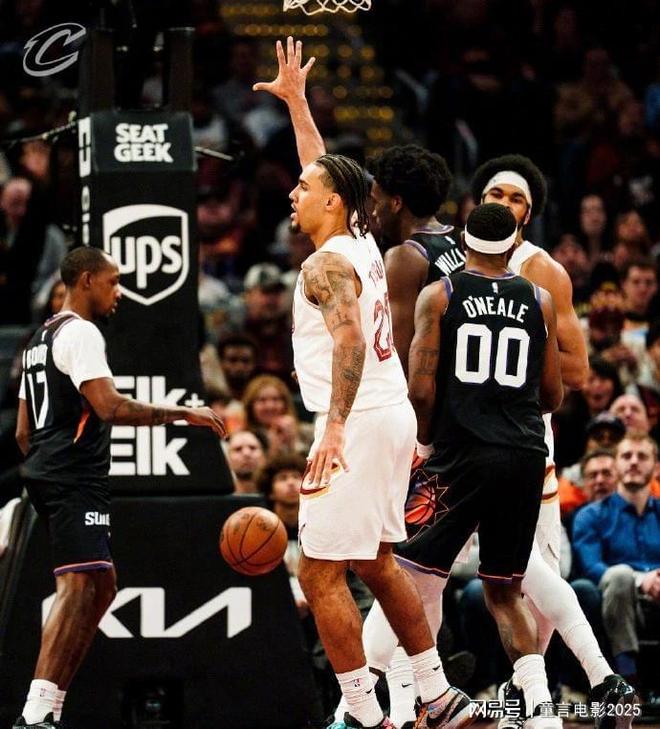 国王逆转新疆队，米切尔点燃赛场