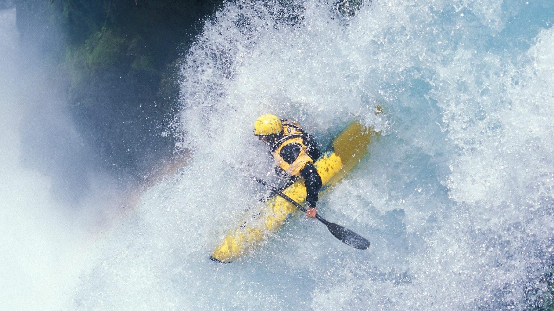 德甲争冠战焦点战,尼斯封锁西班牙,战术革命如何重塑欧洲足球格局?