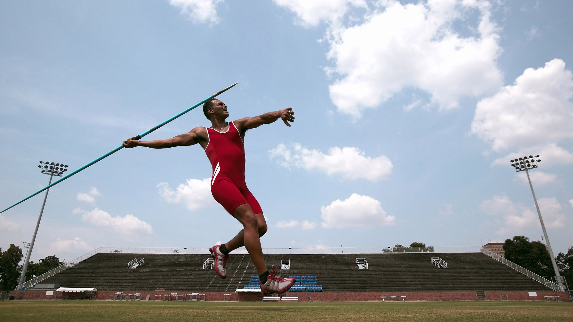 利拉德时间，当老鹰的羽翼掠过国王的权杖