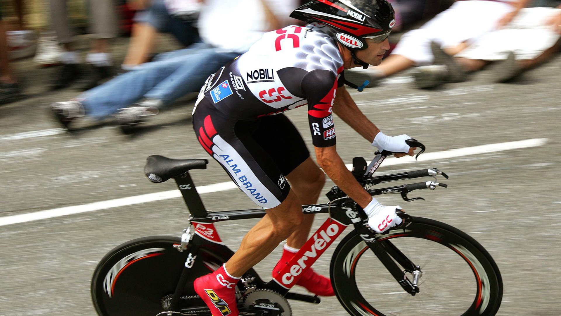 布克年度焦点战接管比赛，尼克斯单节狂潮击溃山西